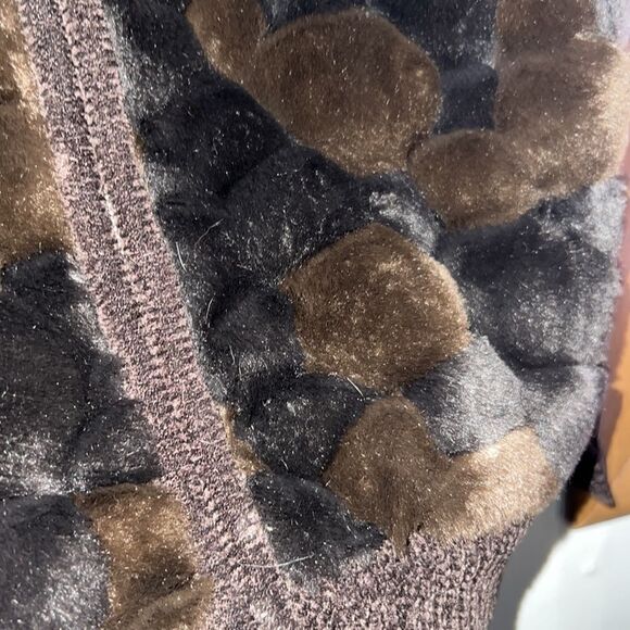 Lisa international quilted faux fur knit jacket, size small - Picture 6 of 10